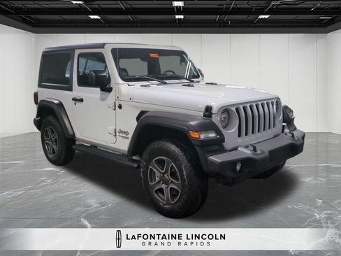 Used 2019 Jeep Wrangler Sport AWD/4WD image 7