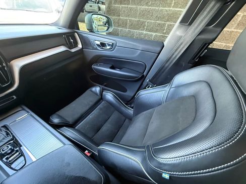 Used 2019 Volvo XC60 T5 R-Design w/ Protection Package image 47