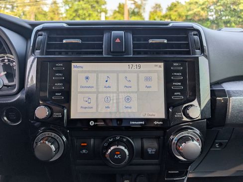 Used 2020 Toyota 4Runner Venture w/ Moonroof Package AWD/4WD image 27
