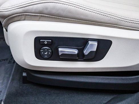 Used 2022 BMW X6 xDrive40i w/ M Sport Package image 22