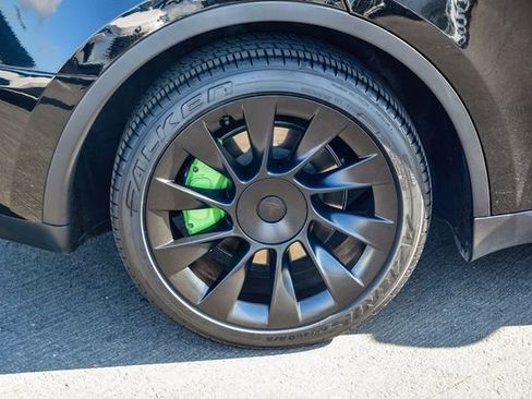 Used 2023 Tesla Model Y Long Range image 8