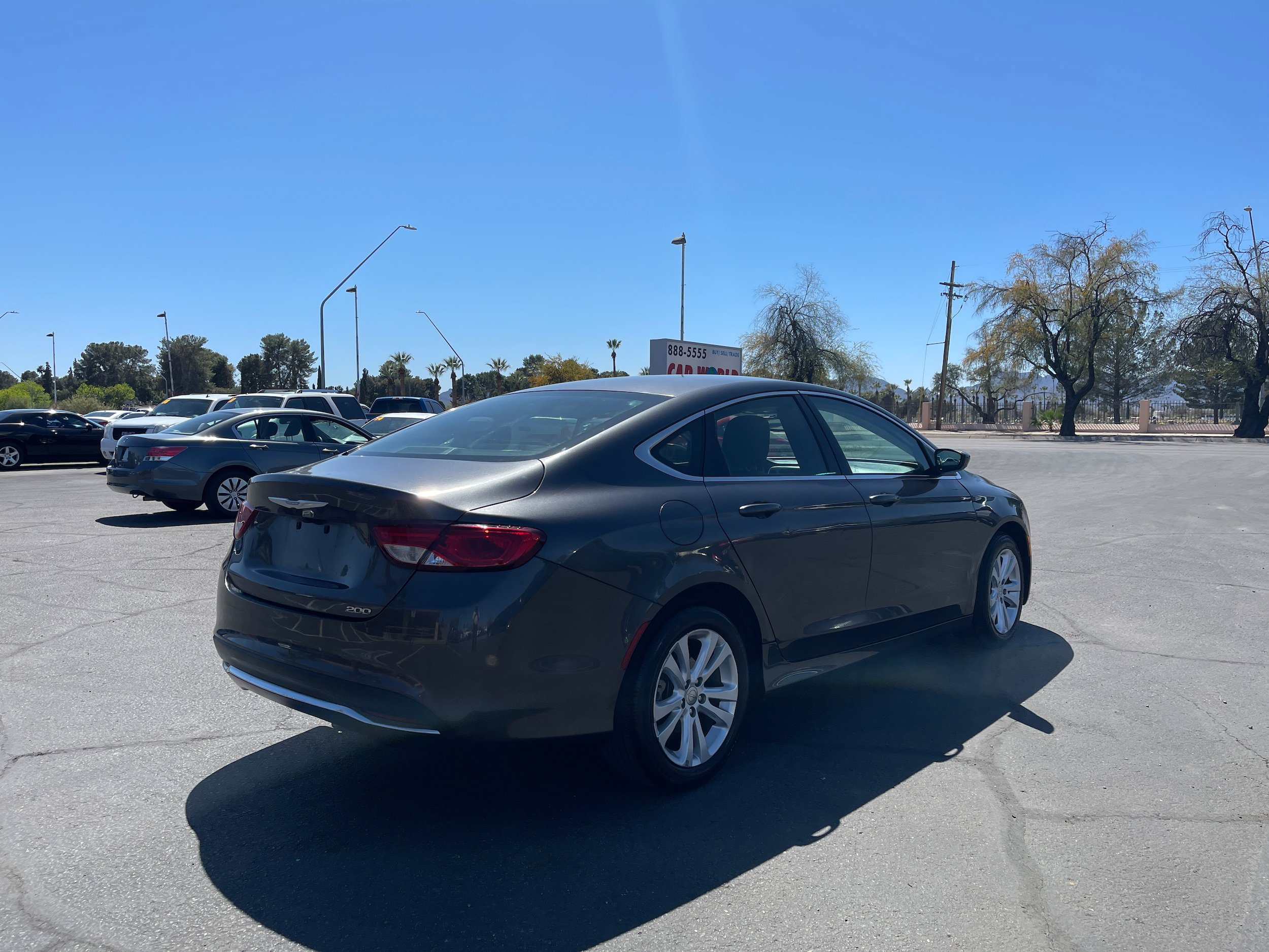 Used 2016 Chrysler 200 Limited FWD image 5
