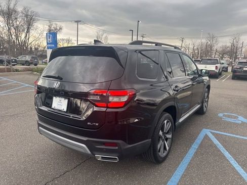 Used 2023 Honda Pilot Elite image 8