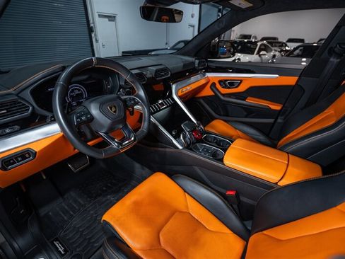Used 2021 Lamborghini Urus AWD/4WD image 18