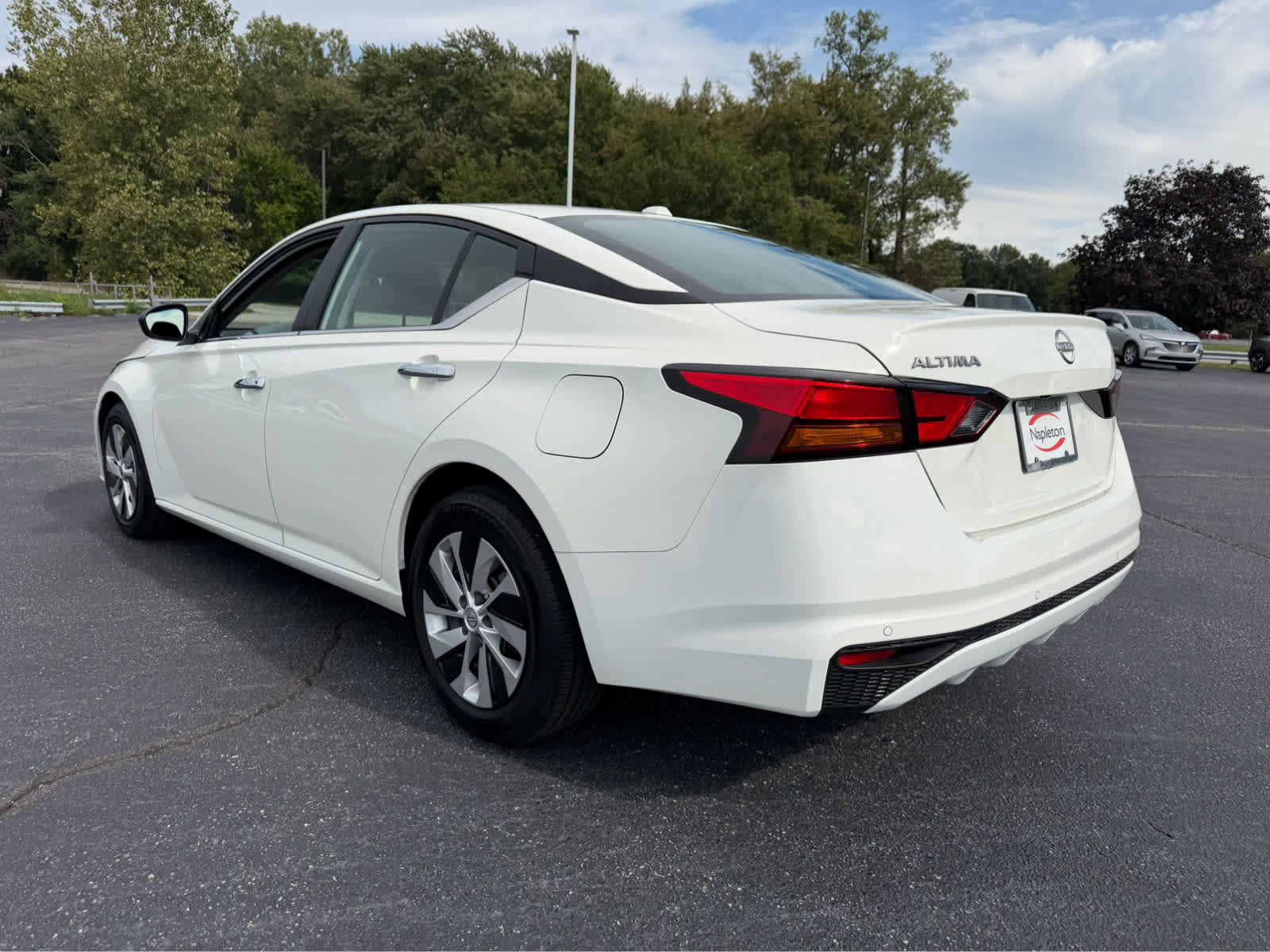 Used 2025 Nissan Altima 2.5 S FWD image 5