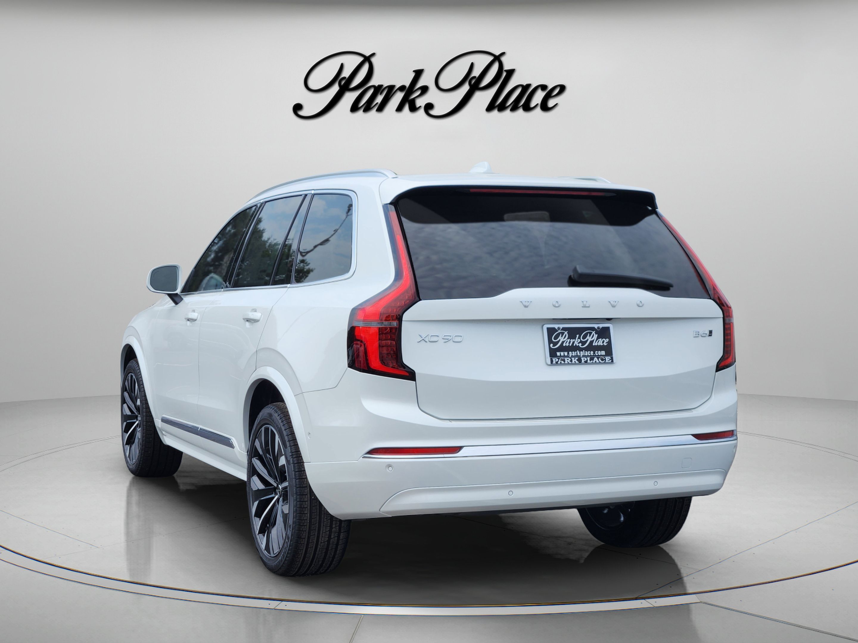 Used 2026 Volvo XC90 B6 Plus w/ Protection Package Premier AWD/4WD image 3