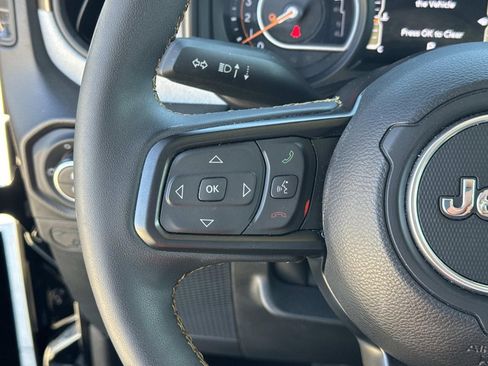 Used 2024 Jeep Gladiator Sport AWD/4WD image 22