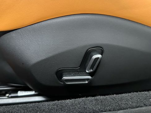 Used 2022 Ferrari Roma RWD image 12