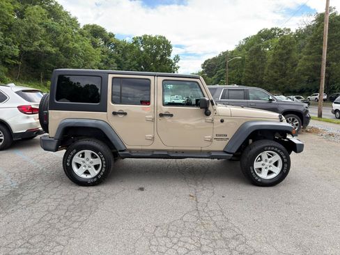 Used 2016 Jeep Wrangler Unlimited Sport w/ Quick Order Package 24S AWD/4WD image 4