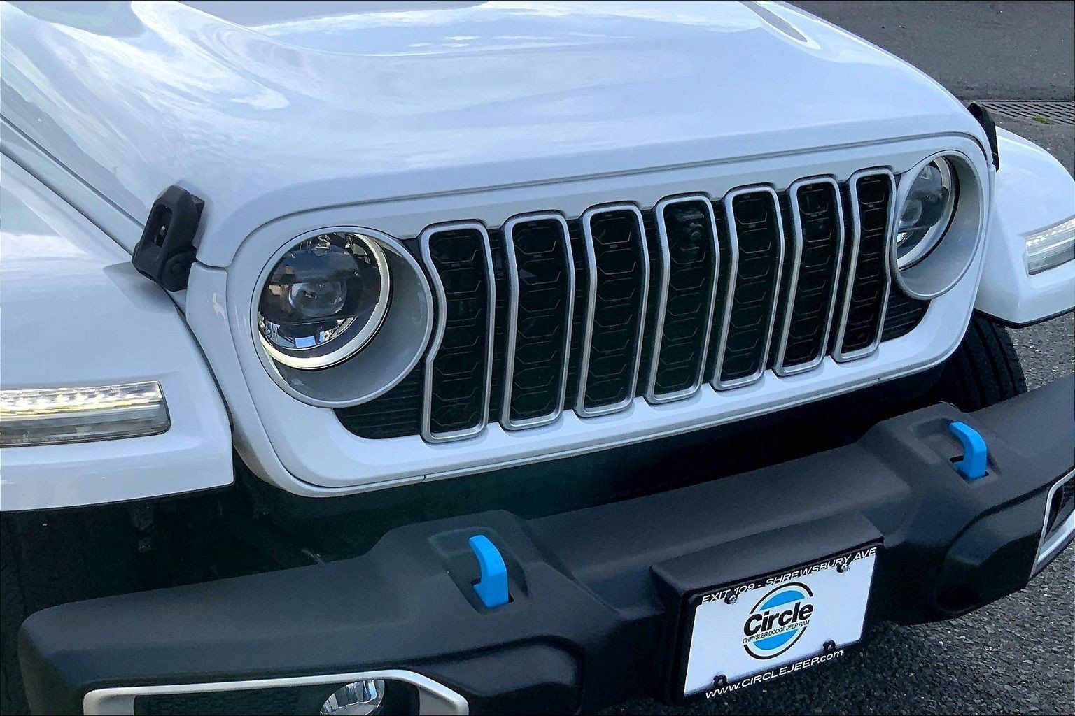 Used 2024 Jeep Wrangler Unlimited Sahara w/ Technology Group AWD/4WD image 30