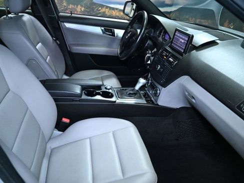 Used 2008 Mercedes-Benz C 300 Sedan image 41