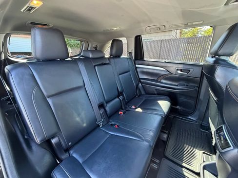 Used 2015 Toyota Highlander XLE AWD/4WD image 21