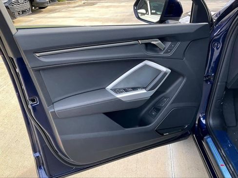 New 2025 Audi Q3 2.0T Premium image 10
