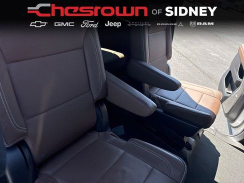 Used 2023 Chevrolet Suburban High Country AWD/4WD image 26