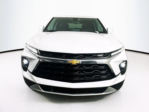 Used 2024 Chevrolet Blazer LT image 2