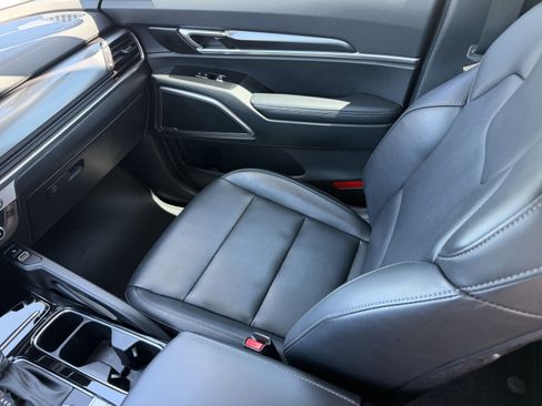 Certified 2025 Kia Telluride S FWD image 17