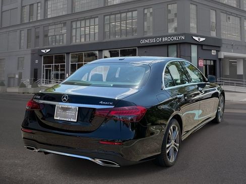 Used 2022 Mercedes-Benz E 350 4MATIC Sedan image 7