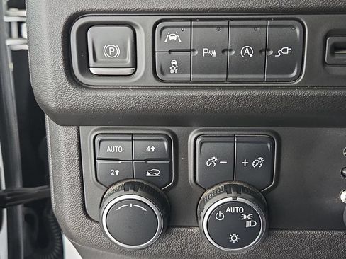 Used 2021 Chevrolet Suburban RST w/ Luxury Package AWD/4WD image 10