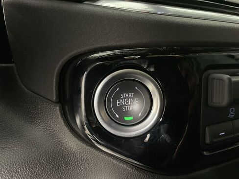 Used 2025 GMC Sierra 1500 SLT image 16