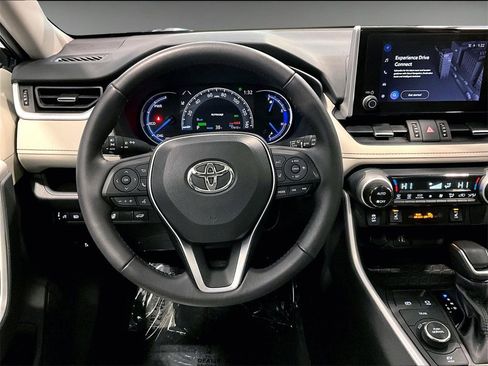 Used 2024 Toyota RAV4 XLE Premium image 18