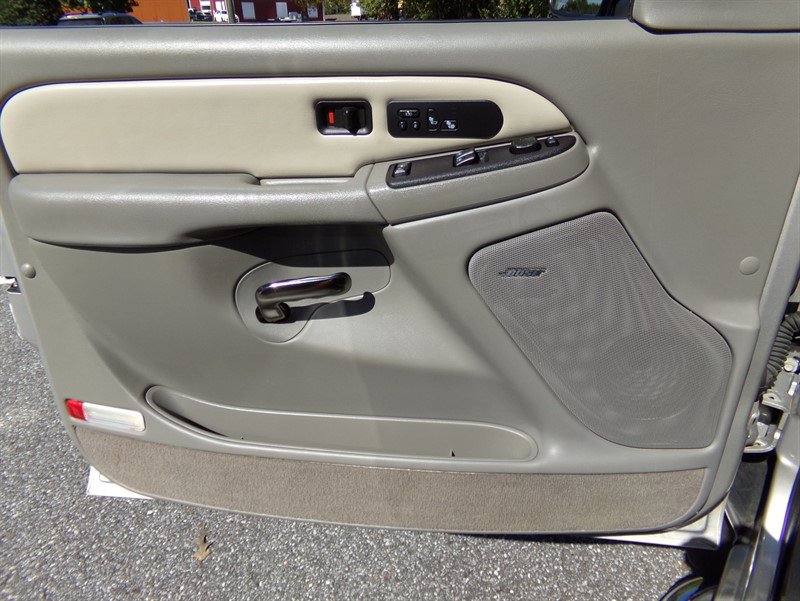 Used 2004 GMC Sierra 1500 Denali AWD/4WD image 36