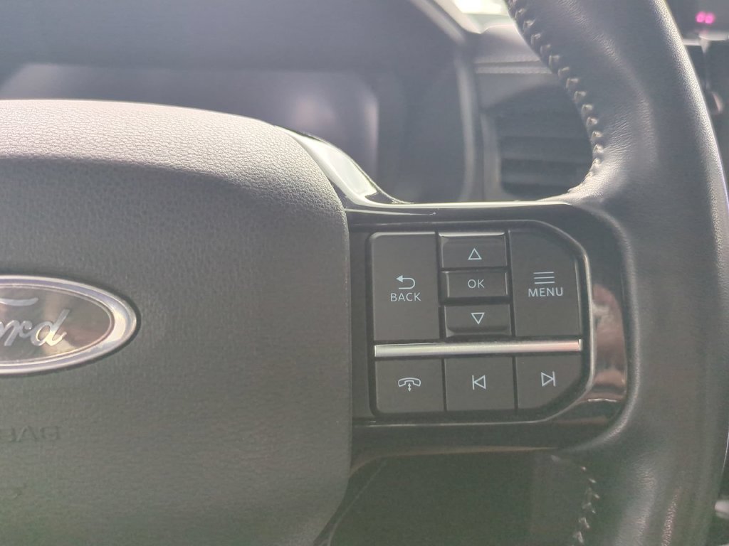 Used 2023 Ford F150 Lightning Platinum AWD/4WD image 34