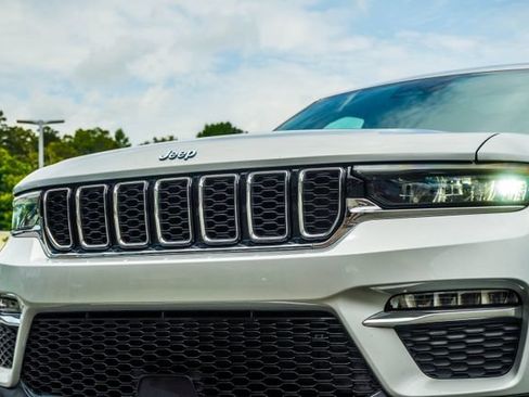 Used 2024 Jeep Grand Cherokee Limited 4xe AWD/4WD image 2