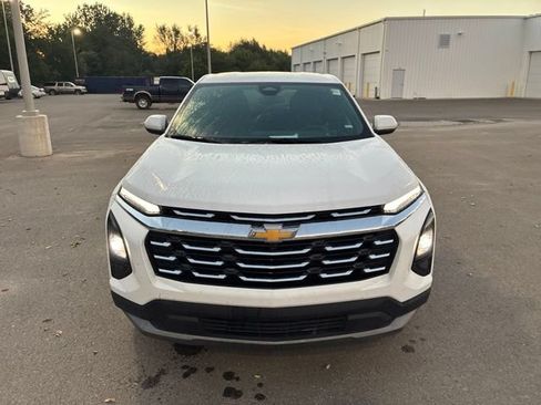 Used 2026 Chevrolet Equinox LT AWD/4WD image 4
