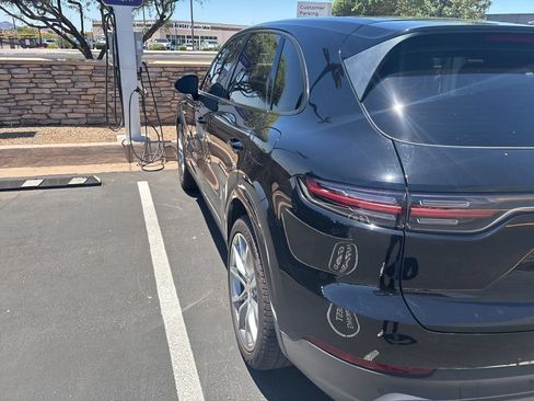 Used 2019 Porsche Cayenne E-Hybrid AWD/4WD image 3