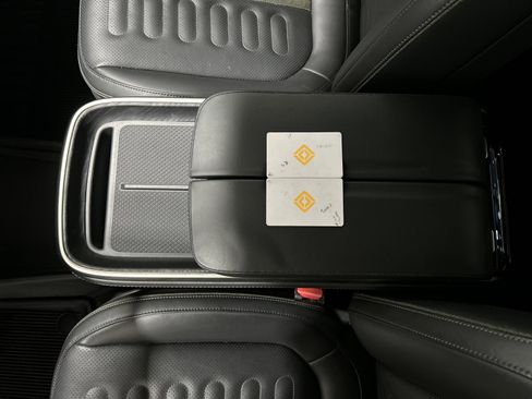 Used 2025 Rivian R1T Adventure image 29