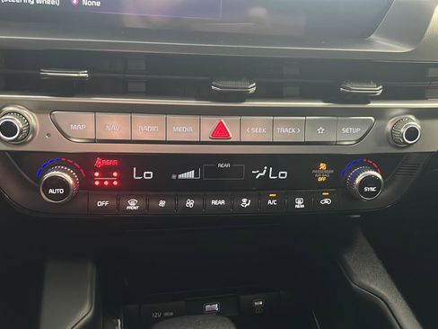 Used 2023 Kia Telluride LX FWD image 24