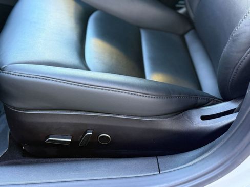 Used 2023 Tesla Model 3 Standard Range image 12