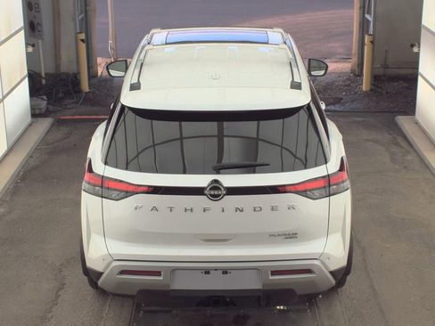 Certified 2025 Nissan Pathfinder Platinum AWD/4WD image 6
