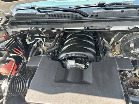 Used 2018 Chevrolet Silverado 1500 LTZ Z71 w/ LTZ Plus Package AWD/4WD image 32