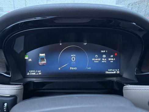 Certified 2023 Lincoln Corsair Reserve w/ Equipment Group 201A image 9