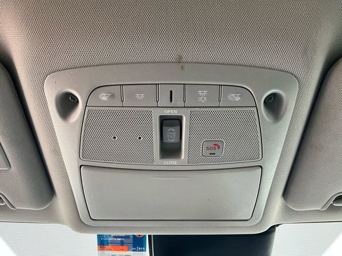 Used 2019 Nissan Rogue SL w/ Premium Package image 17