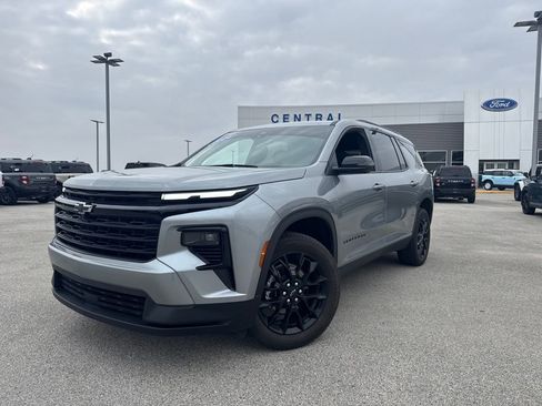 Used 2024 Chevrolet Traverse LT w/ Midnight/Sport Edition image 1