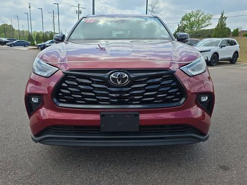 Used 2022 Toyota Highlander XLE image 8