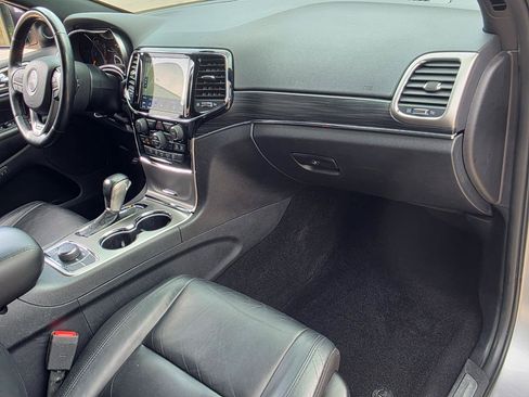 Used 2020 Jeep Grand Cherokee Limited AWD/4WD image 24