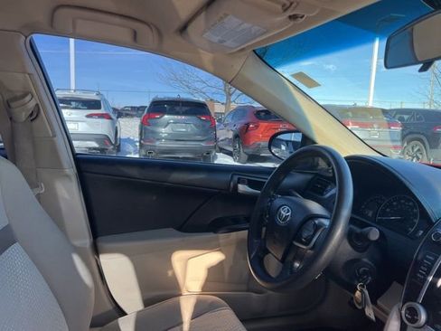 Used 2014 Toyota Camry SE image 29