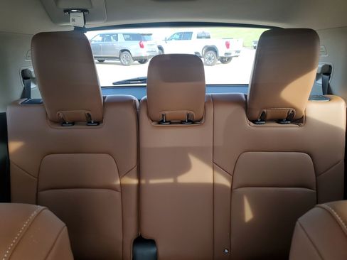 Used 2026 Nissan Pathfinder Platinum image 14