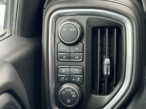 Used 2020 Chevrolet Silverado 1500 RST AWD/4WD image 31