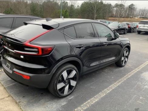 Used 2023 Volvo C40 P8 Recharge Ultimate image 3