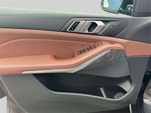 Used 2023 BMW X5 xDrive40i w/ Premium Package image 16