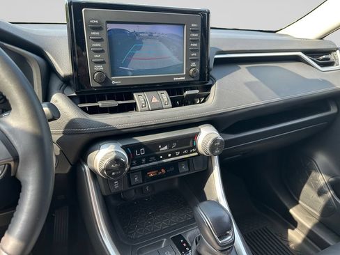 Used 2022 Toyota RAV4 XLE Premium AWD/4WD image 10