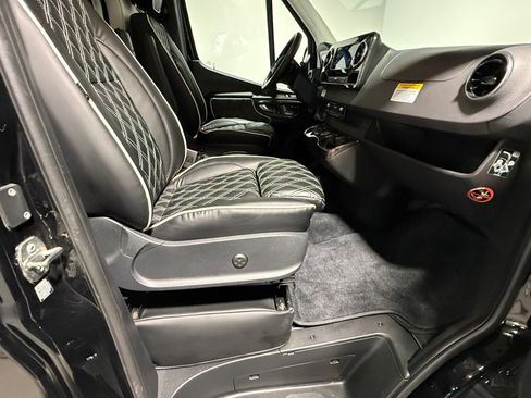 Used 2022 Mercedes-Benz Sprinter 3500 image 55