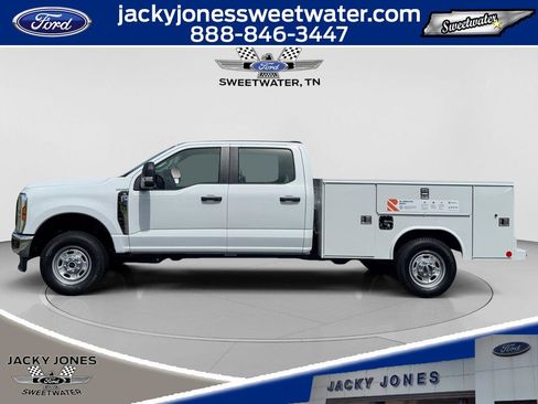 New 2026 Ford F250 XL w/ XL Chrome Package AWD/4WD image 2