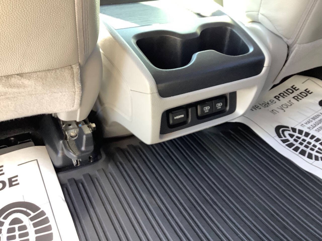 Used 2020 Honda Odyssey Elite image 39