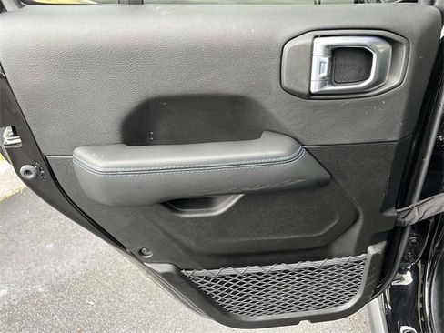 Used 2023 Jeep Wrangler Rubicon w/ Steel Bumper Group image 17