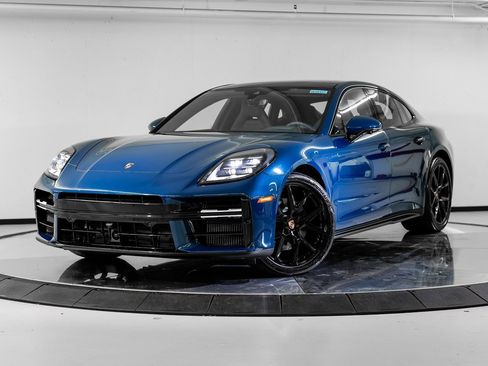 New 2026 Porsche Panamera 4 image 1